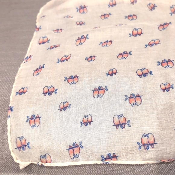 Gauzy Cotton Scarf with a Lovebird pattern - Picture 2 of 3